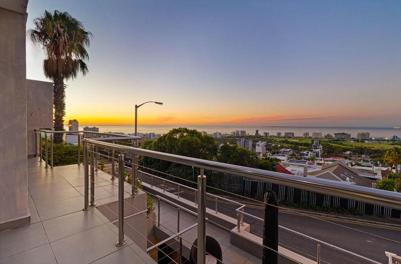 4 Bedroom Property for Sale in Green Point Western Cape